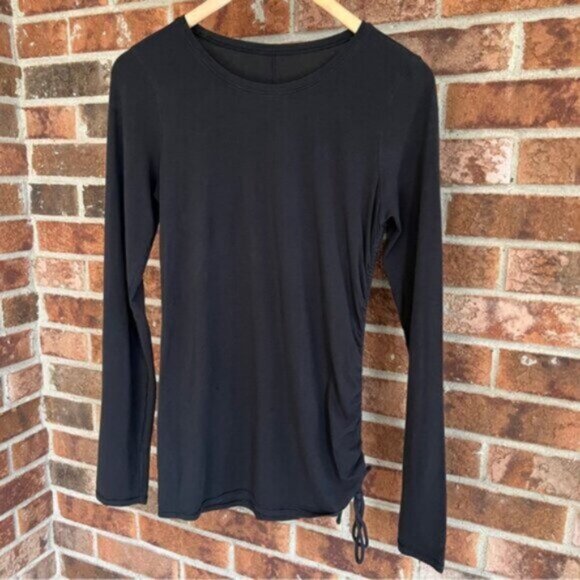 Lululemon  * Cinch It Long Sleeve top Black - Picture 2 of 13